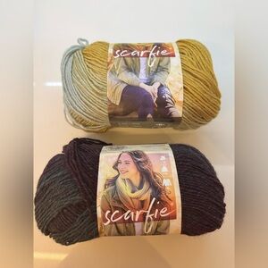Lion brand scarfie- oxford/claret and ice/gold